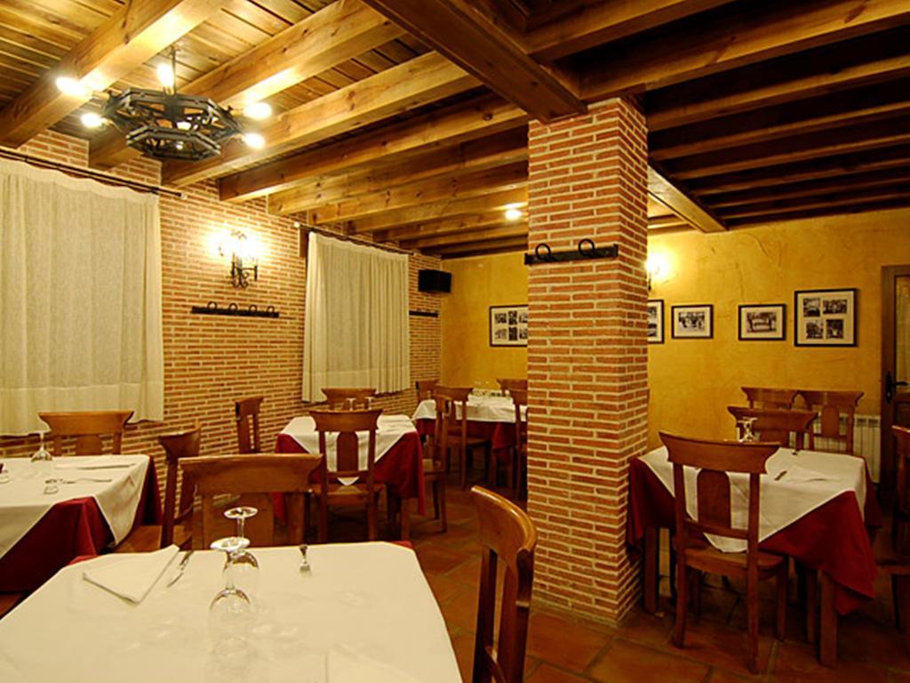 La Casona Del Herrero Navaleno Exterior photo