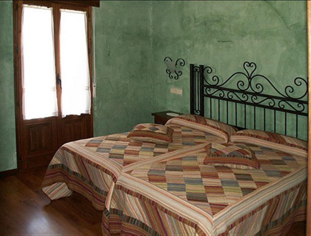 La Casona Del Herrero Navaleno Room photo