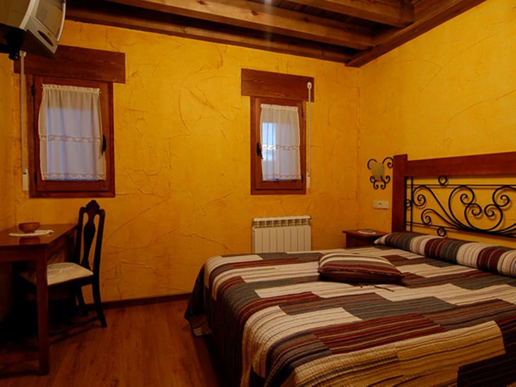 La Casona Del Herrero Navaleno Room photo